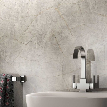 Silver Slate Showerwall used in a bathroom.